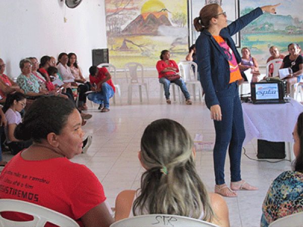 08 de Mar&ccedil;o &eacute; marcado por debate sobre democracia e igualdade de g&ecirc;nero