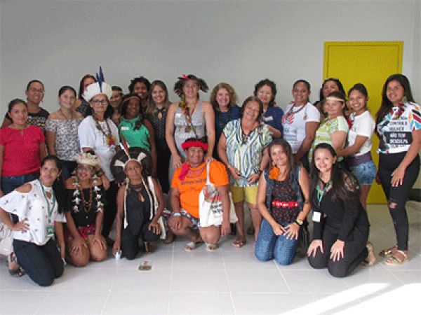 Mulheres ind&iacute;genas conhecem a Casa da Mulher Brasileira